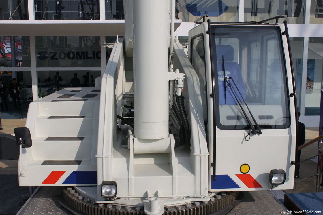 80 toneladas Máquina de guindaste Zoomlion Carro de guindaste x3000 Equipamento de elevação para o mercado dos Emirados Árabes Unidos