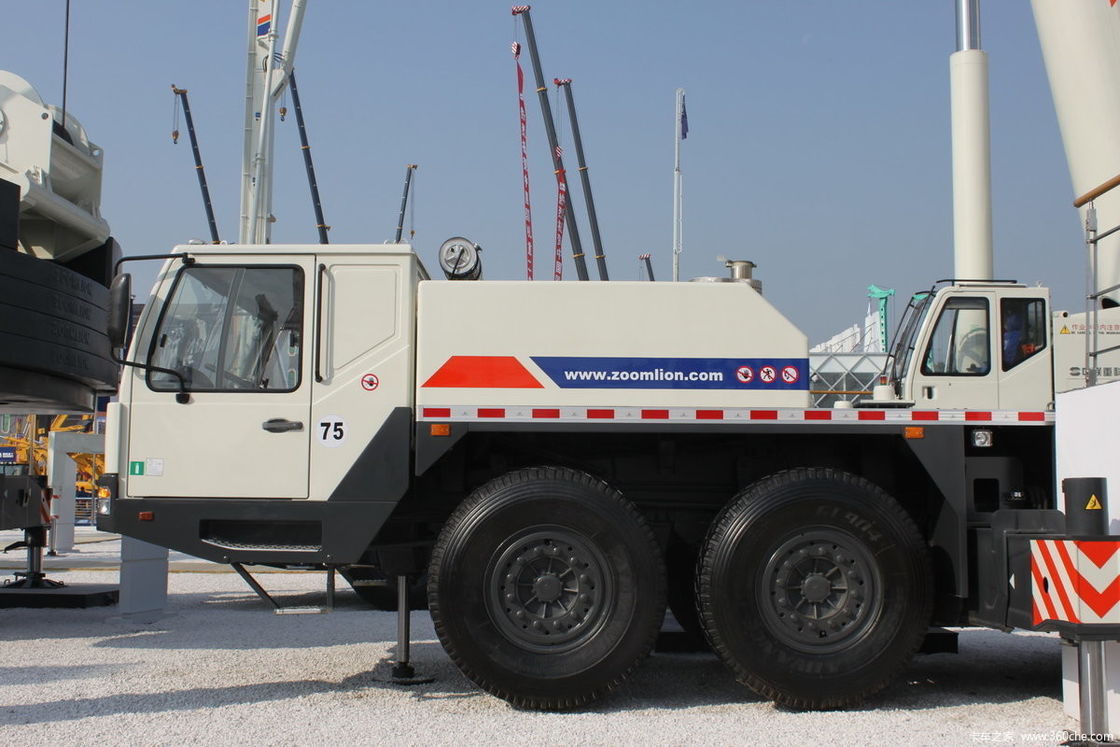 80 toneladas Máquina de guindaste Zoomlion Carro de guindaste x3000 Equipamento de elevação para o mercado dos Emirados Árabes Unidos