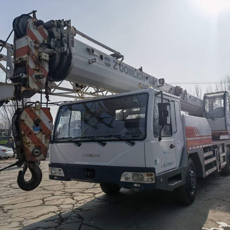 Usado Zoomlion 80 toneladas caminhão de guindaste x3000 Max. altura de elevação 42,3M Horas de trabalho 2001-4000