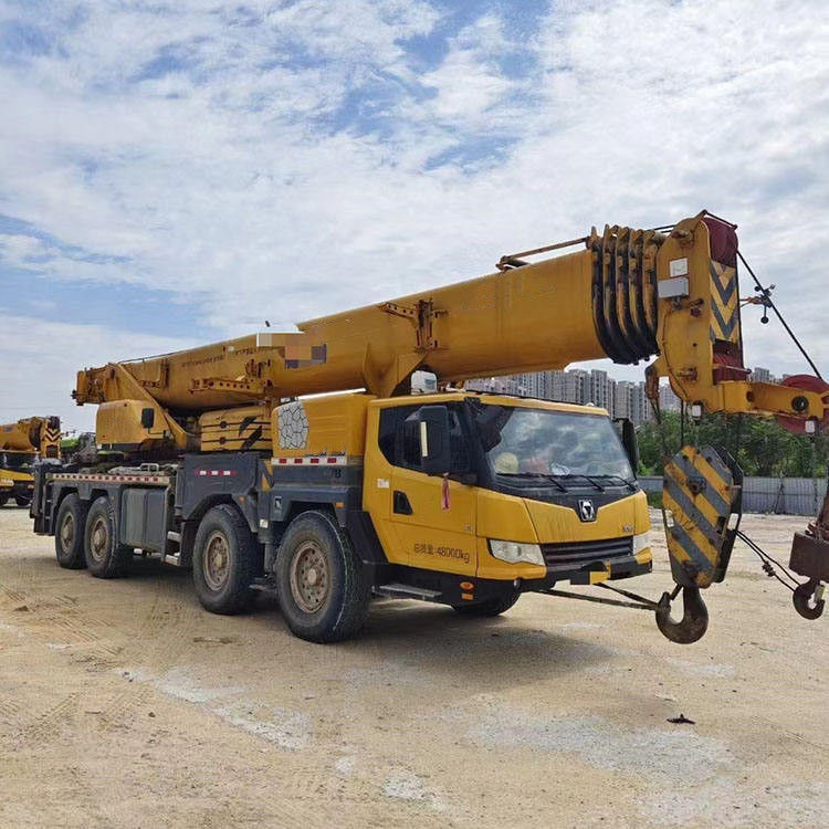 2 RPM Velocidade de rotação XCT130 130 toneladas Cranes de caminhão Braço telescópico Cranes de caminhão usados