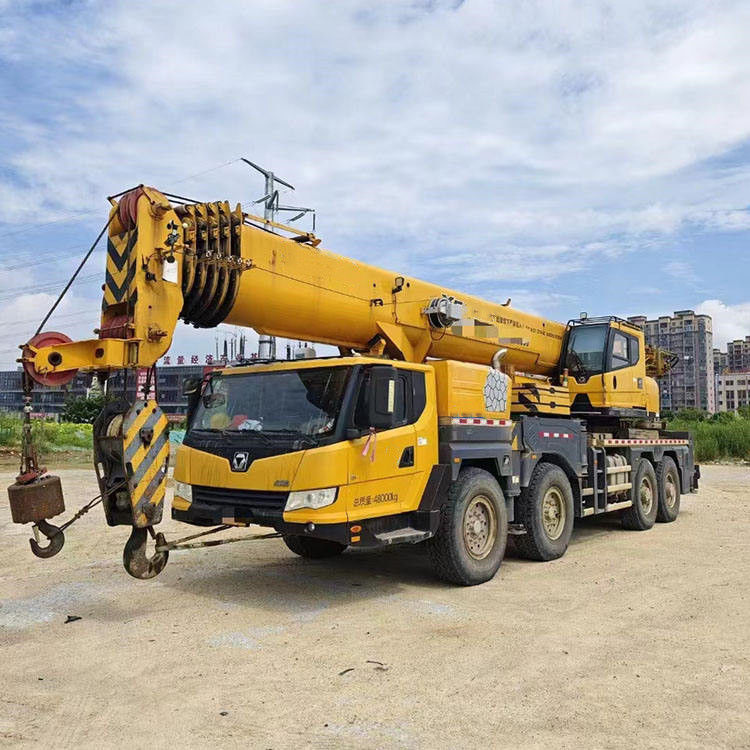 2 RPM Velocidade de rotação XCT130 130 toneladas Cranes de caminhão Braço telescópico Cranes de caminhão usados