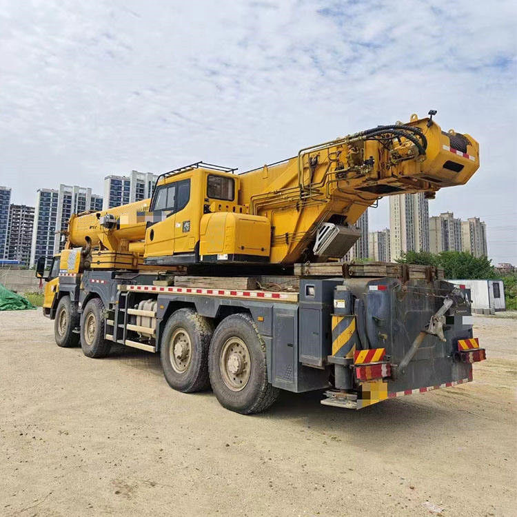 2 RPM Velocidade de rotação XCT130 130 toneladas Cranes de caminhão Braço telescópico Cranes de caminhão usados