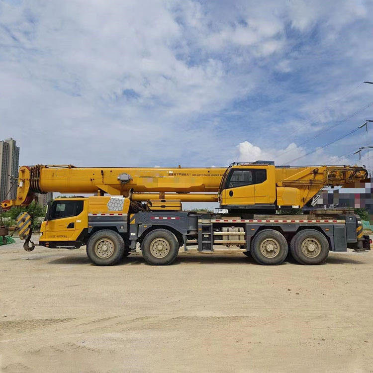 2 RPM Velocidade de rotação XCT130 130 toneladas Cranes de caminhão Braço telescópico Cranes de caminhão usados