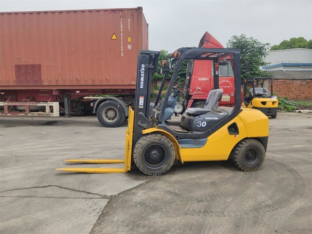 Elevadores de forquilhas automáticos Komatsu de 3 toneladas diesel FD30 com potência de motor de 48 kW