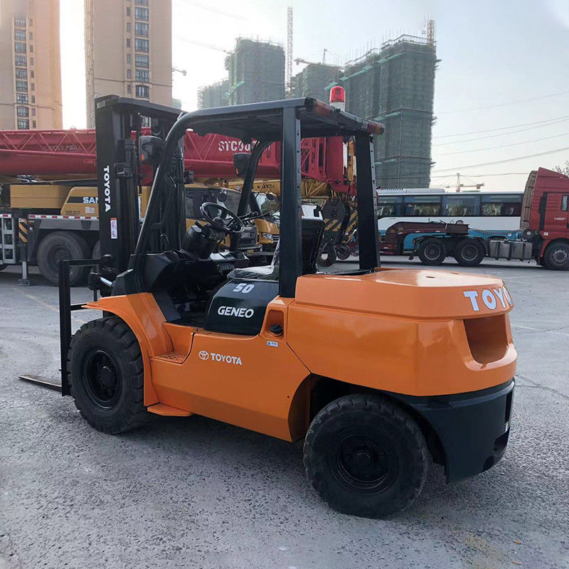 Boa condição de trabalho 5 toneladas 8FD50N em empilhadeira acessível e altura de elevação 3000mm-6000mm