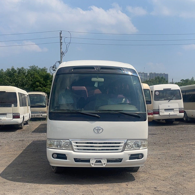 Autocarro Toyota Coaster de direção esquerda 26 lugares e 30 lugares Minibus com capacidade de motor 4L