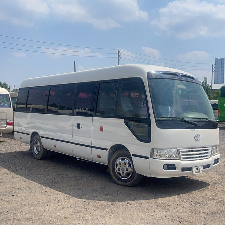Autocarro Toyota Coaster de direção esquerda 26 lugares e 30 lugares Minibus com capacidade de motor 4L