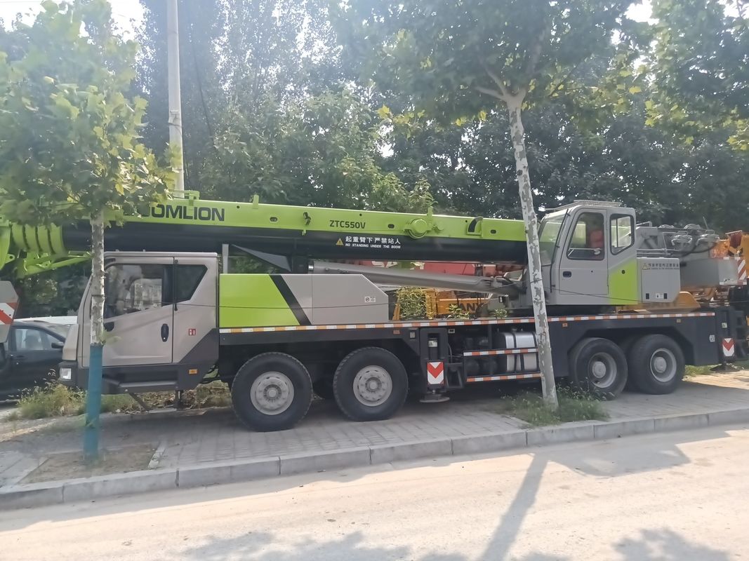 Cravos telescópicos portáteis de 50 toneladas com outro motor e capacidade de carga nominal