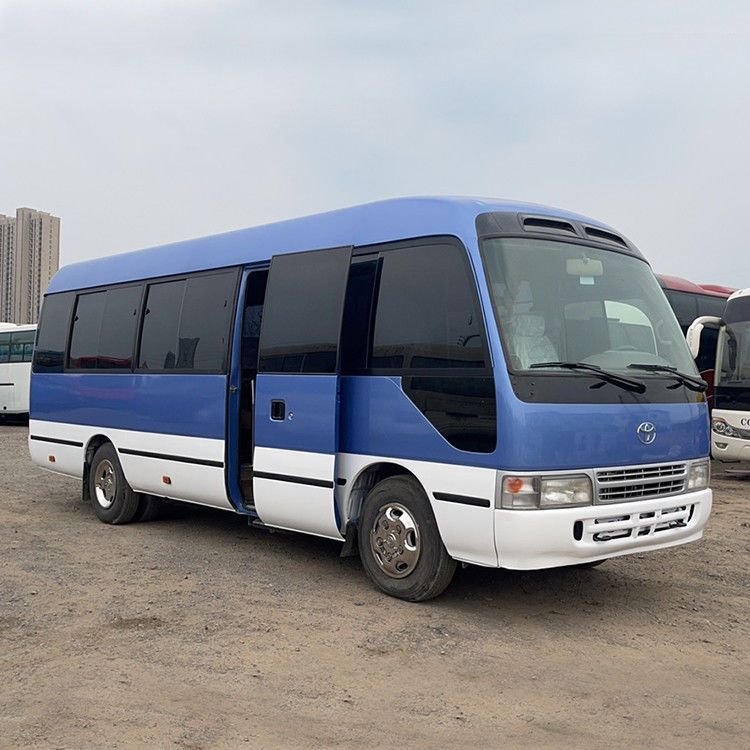 Requisito do cliente Compre um autocarro usado Toyota Coaster com 30 lugares e direção à esquerda