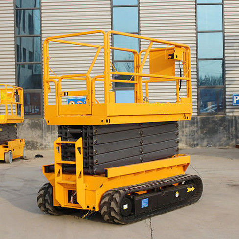 Elevador de tesoura hidráulico autopropulsado com distância entre rodas de 1360 mm para elevação de ferramentas no solo