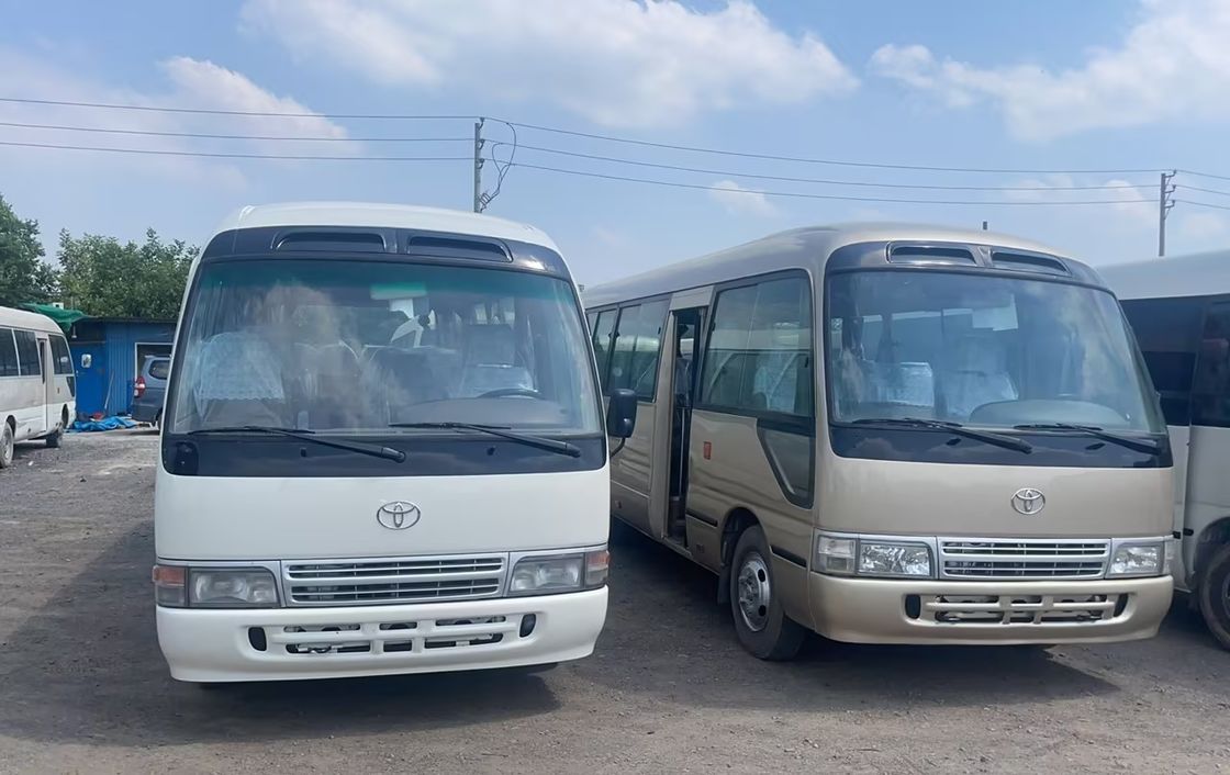 7m 30 lugares Toyo Ta Coaster Motor de ônibus Capacidade 4L Dimensões globais mm 7725x2000x2600
