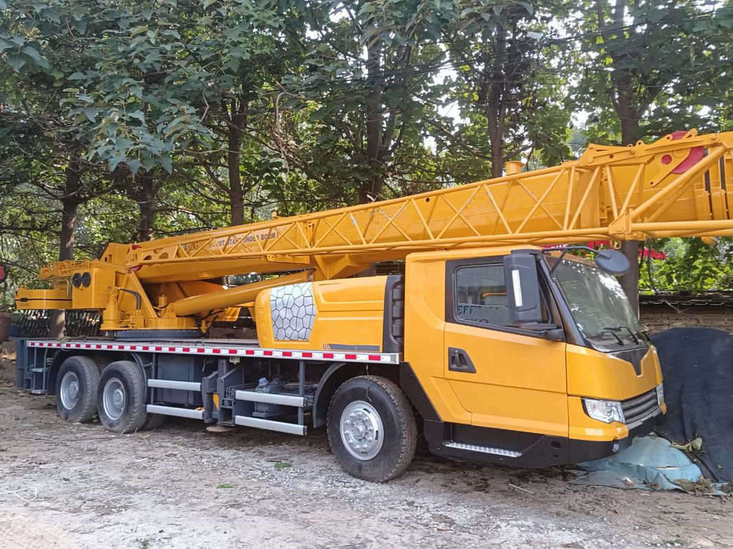 Camião de guindaste móvel de 25 toneladas QY25 com 2001-4000 horas de trabalho e altura máxima de 39,21 m