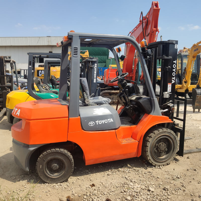 FD30 3 toneladas de empilhadeira Toyota Diesel usada com 2001-4000 horas de trabalho e peso de 3450 kg