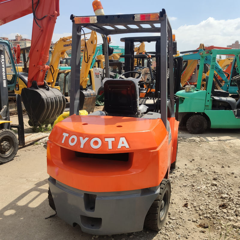 Forquilha diesel de 3 toneladas Toyota FD30 usada com cor original e horas de trabalho 2001-4000