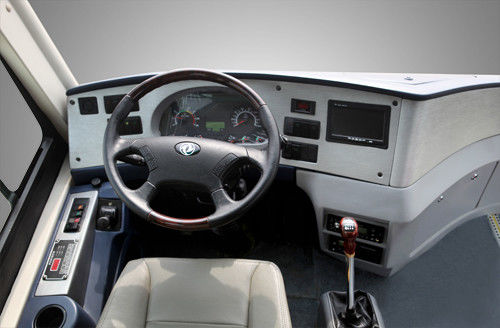 10490mm comprimento Dongfeng Chaolong Lhd 45 lugares autocarro de luxo com bom e motor diesel