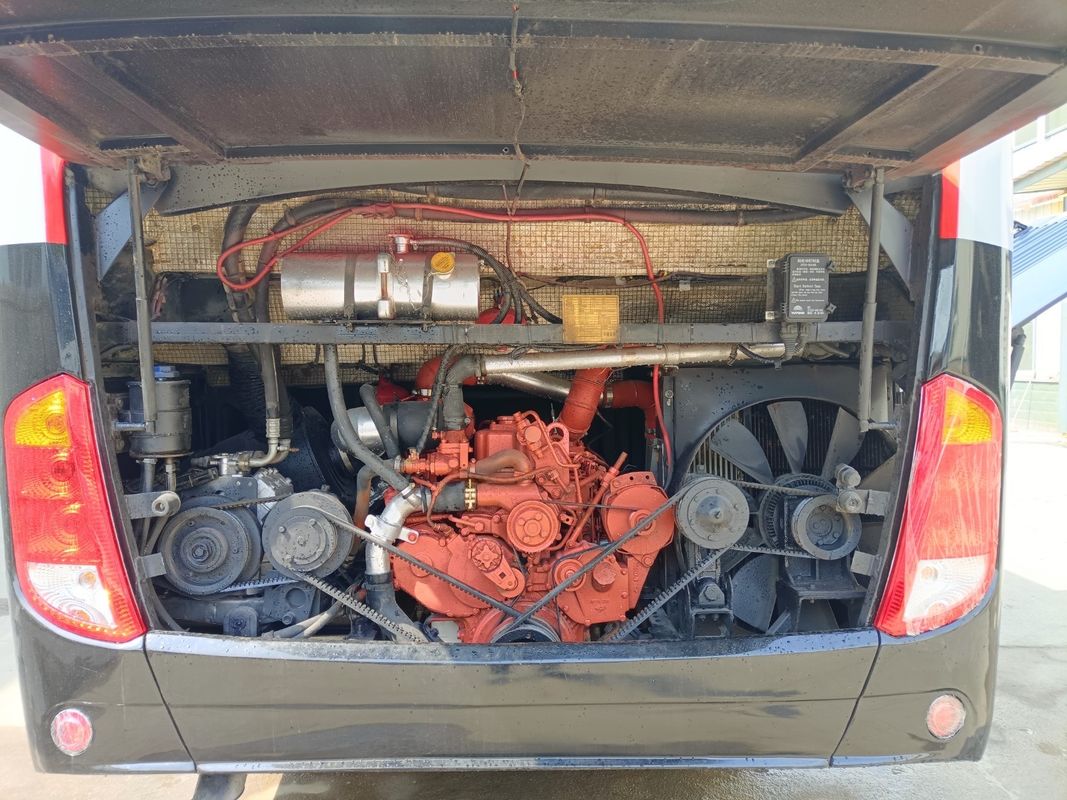 Rodas dianteiras/ traseiras mm 1750/1586 Personalizar Luxo Autobus de 50 lugares Autobus usado de direção esquerda