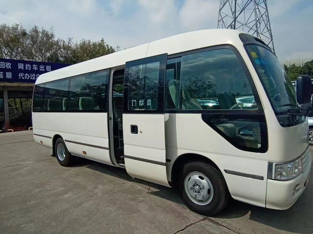 Autocarro de passageiros de 24 lugares Toyota Coaster Bus no Japão Confortável Estilo 7005 * 2040 * 2785mm