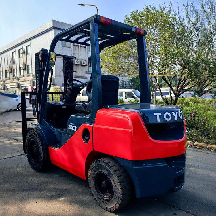 Elevador de forks diesel de 3 toneladas Elevador de forks Toyota usado com bons preços e tipo de potência 8F30