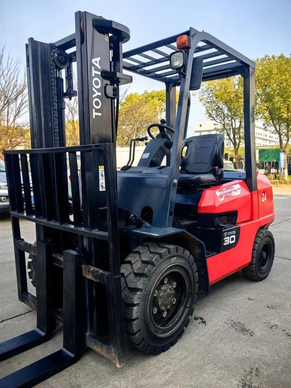 Elevador de forks diesel de 3 toneladas Elevador de forks Toyota usado com bons preços e tipo de potência 8F30