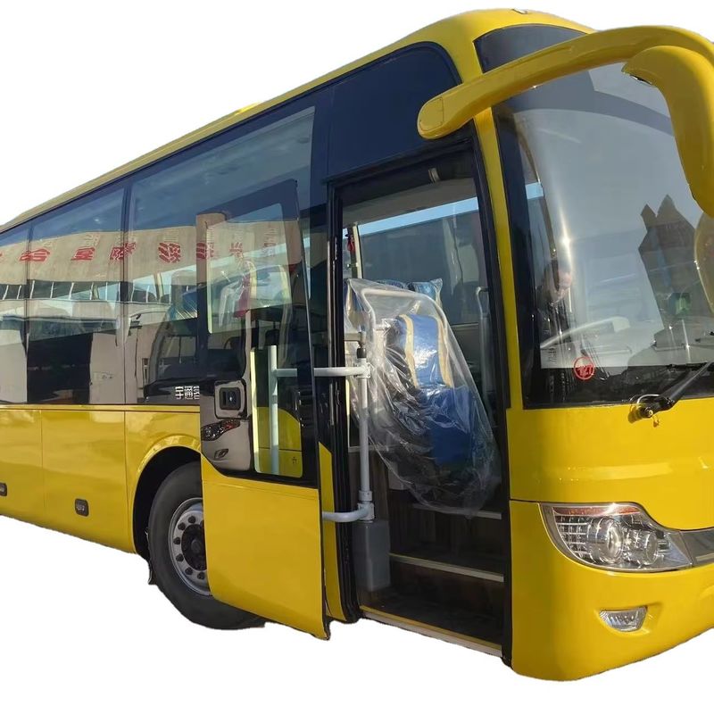 Autobus de 57 lugares com capacidade de motor de 6-8L em bom estado Direção do condutor à esquerda