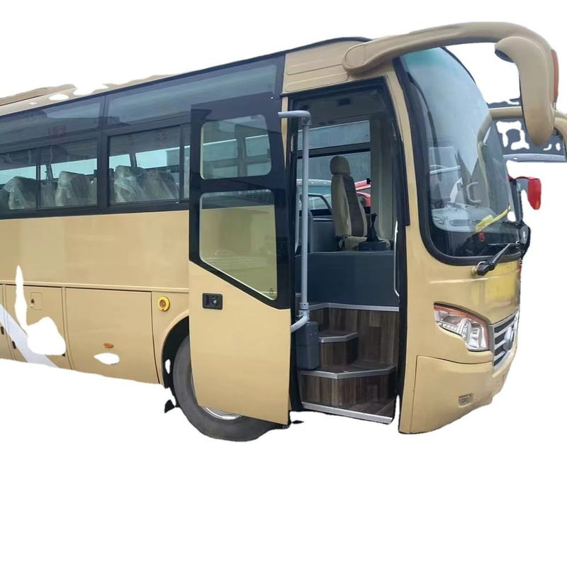 Autobus de 57 lugares com capacidade de motor de 6-8L em bom estado Direção do condutor à esquerda