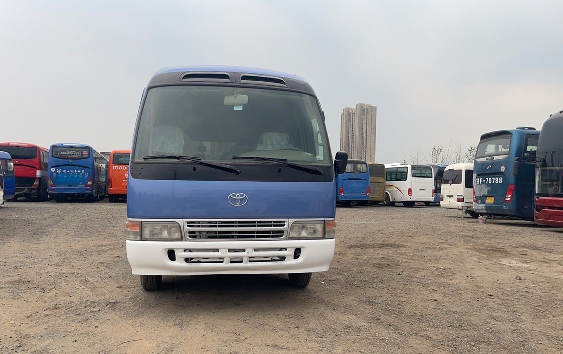 Transmissão manual de direção esquerda Tipo de autocarro Toyota Coaster Diesel Autocarro usado com 30 lugares