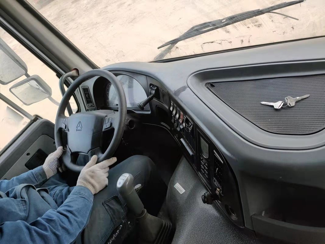 LHD SINO Usado HOWO 8*4 Caminhão de descarga de carga pesada