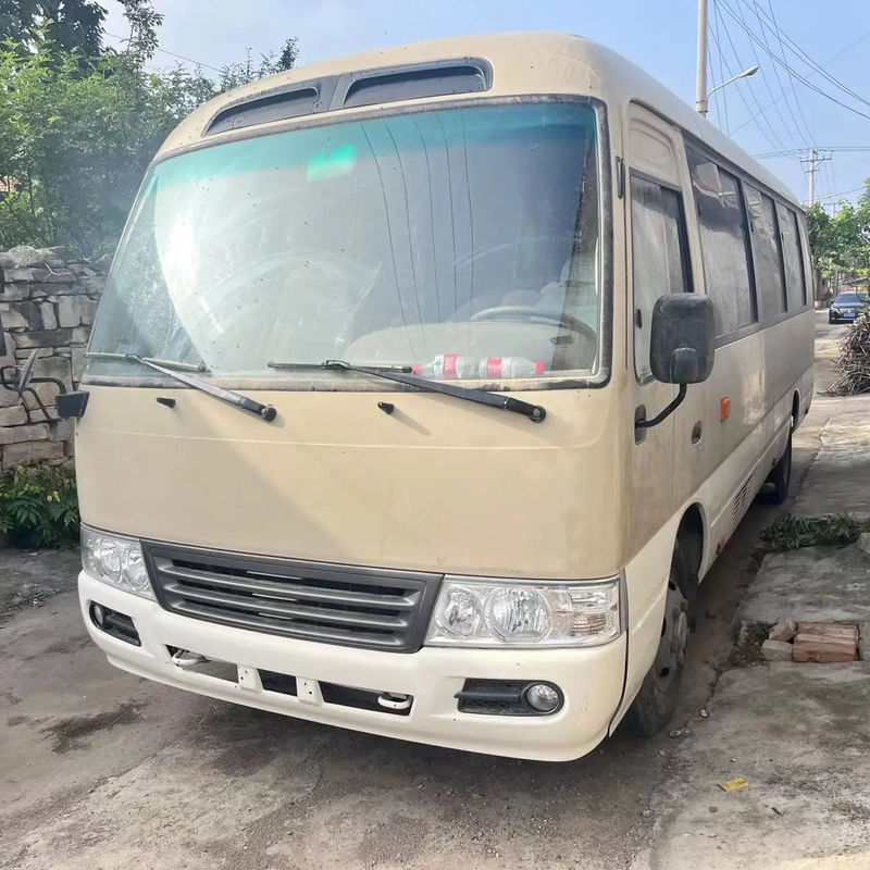 Autocarro Toyota Coaster de 30 lugares usado modelo 2020 com capacidade de motor de 4L