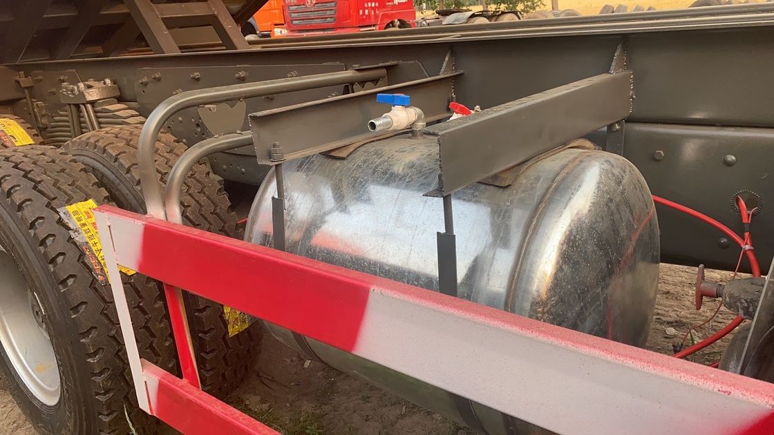 SINO 8*4 Caminhão de descarga pesado Caminhão de despejo Caminhão LHD Capacidade de carga 11 20T Capacidade do motor 8L