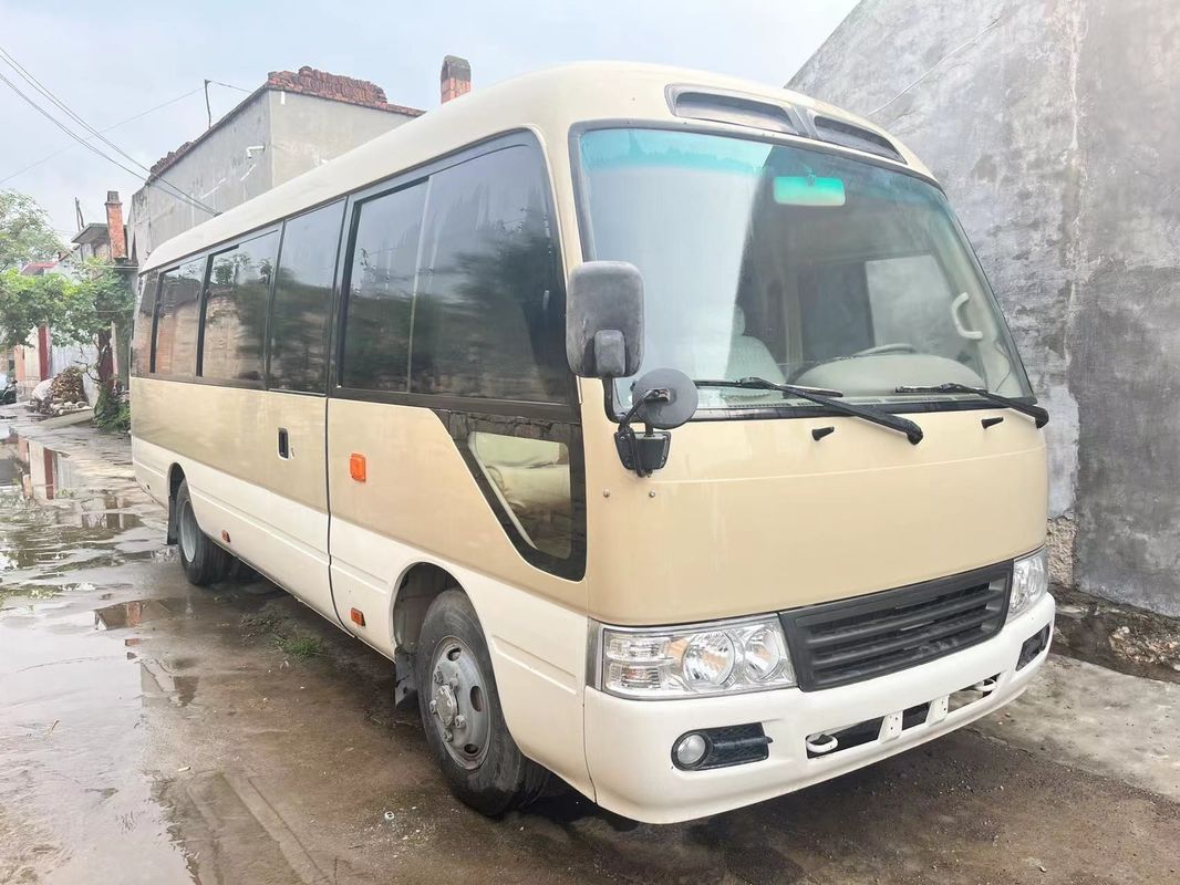 Euro 3 Padrão de emissões Utilizado Toyota Coaster Bus 30 lugares com capacidade do motor 4L