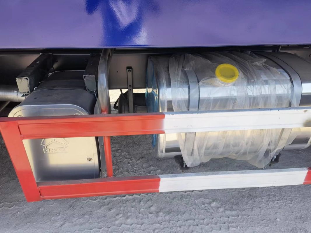 16 Wheeler HOWO 8X4 Carrinho de descarga usado com cilindrada de 300-400L