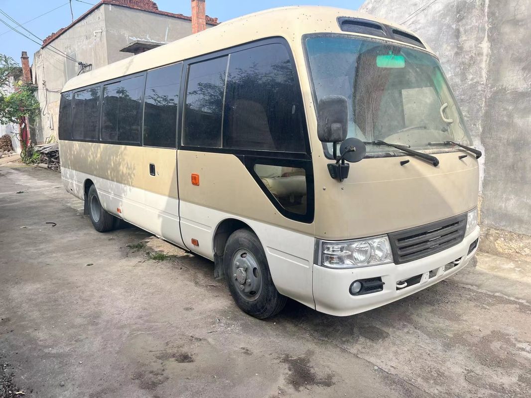 Autocarros Toyota Coaster de 30 lugares com capacidade de motor renovada 4L Diesel a preços acessíveis