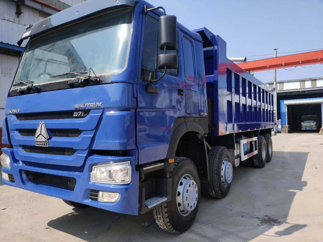 7300*2300*1500 Tanque de carga usado HOWO 8X4 Caminhão de descarga pesado RHD Caminhão de descarga diesel