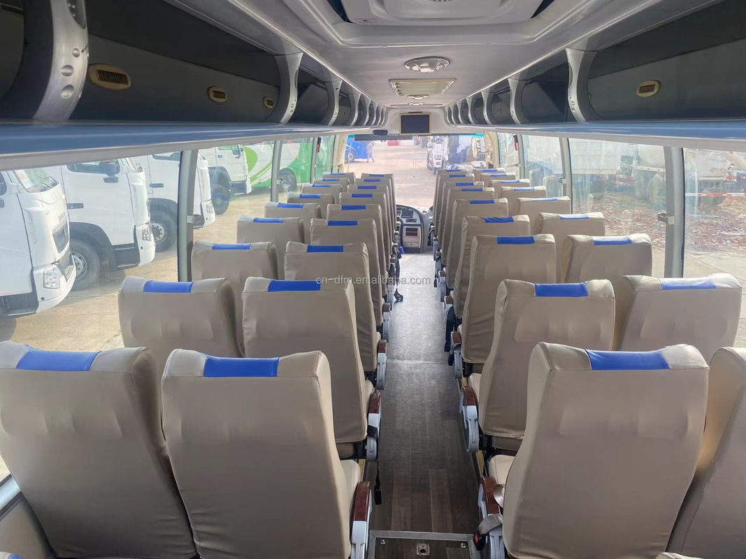 O autocarro de 50-65 lugares de Yutong A mistura perfeita de conforto e segurança