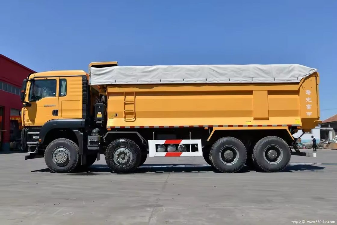 SINOTRUCK 400HP 8*4 camião de descarga pesado com 2 passageiros e câmara traseira 360°