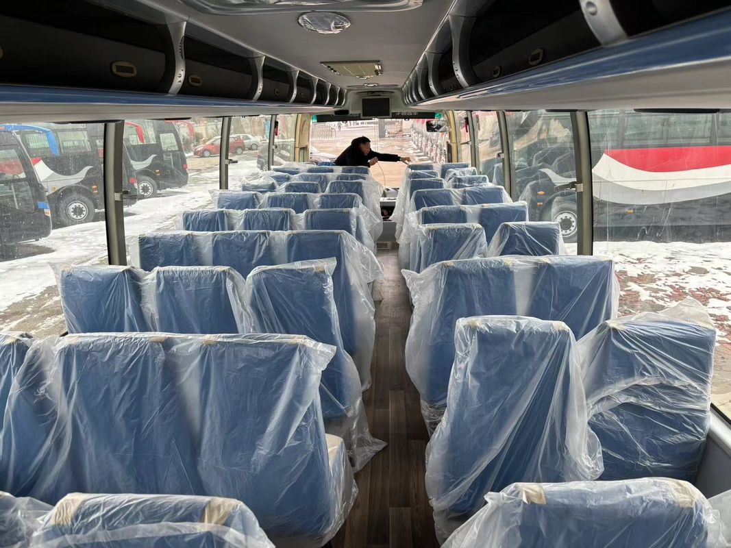 Autobus de transporte urbano de segunda mão Autobuses de autocarros de segunda mão de 20 a 70 lugares com capacidade de motor de 8L