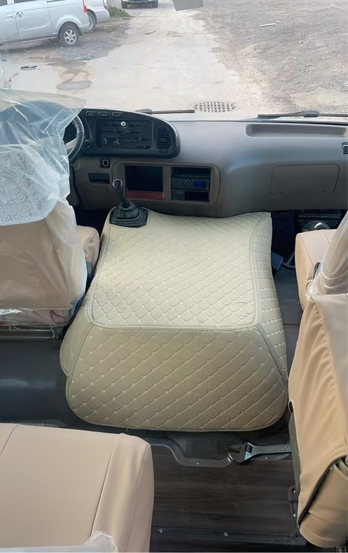 Ônibus turístico de luxo 2018 Ano Usado Toyota Coaster Ônibus de 30 lugares Motor diesel Ônibus usado