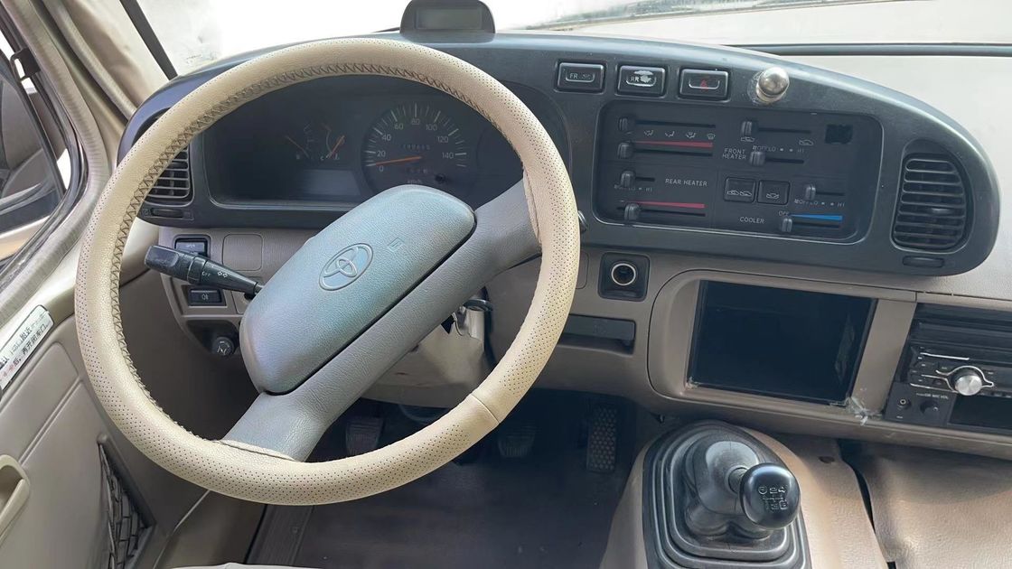 Potência máxima 113/5200kw Euro 3 Direção esquerda Diesel 29 lugares Autocarro Toyota usado