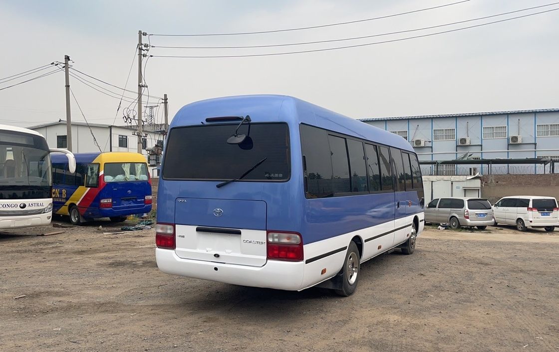 Autobus Toyota Coaster Original Usado LHD 30 lugares Capacidade do motor 4L Assentos 16 30