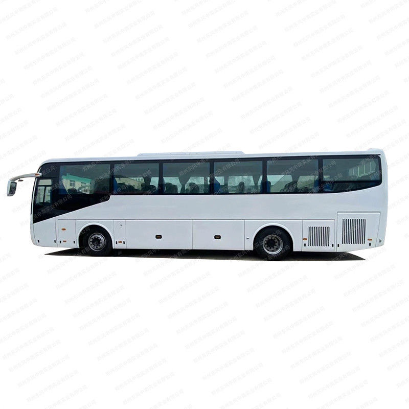 Boa condição 50 lugares Luxo LHD autocarro usado com capacidade de motor 4L e assentos