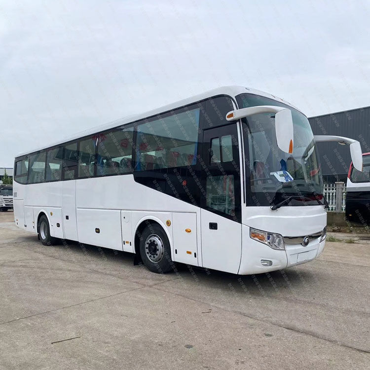 Boa condição 50 lugares Luxo LHD autocarro usado com capacidade de motor 4L e assentos
