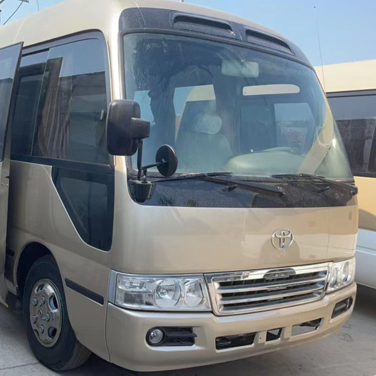 Minibus Toyota Coaster de 29 lugares com padrão de emissões Euro3 e motor Cummins