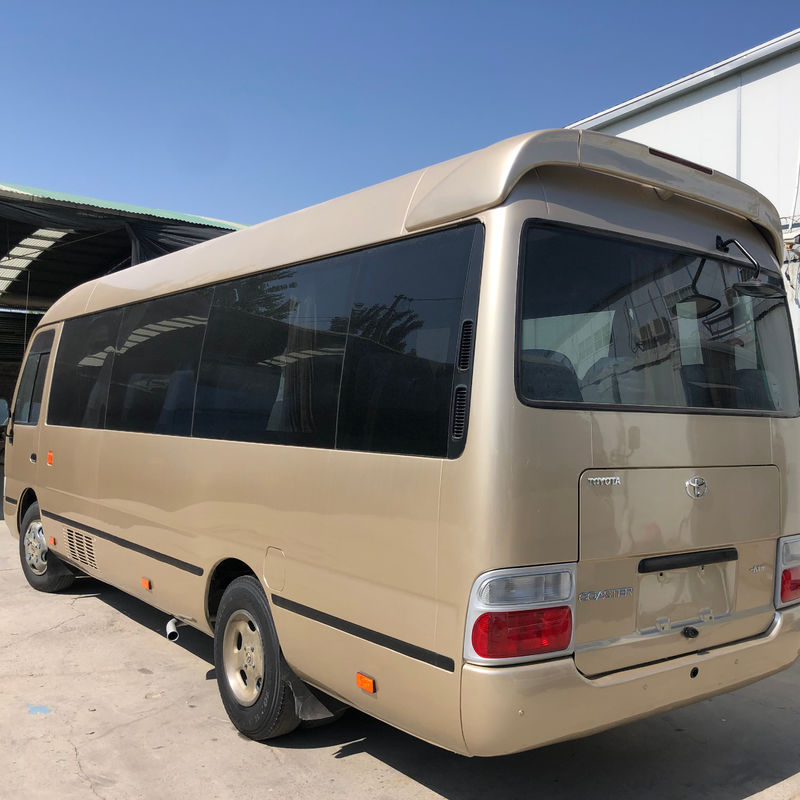 Minibus Toyota Coaster de 29 lugares com padrão de emissões Euro3 e motor Cummins
