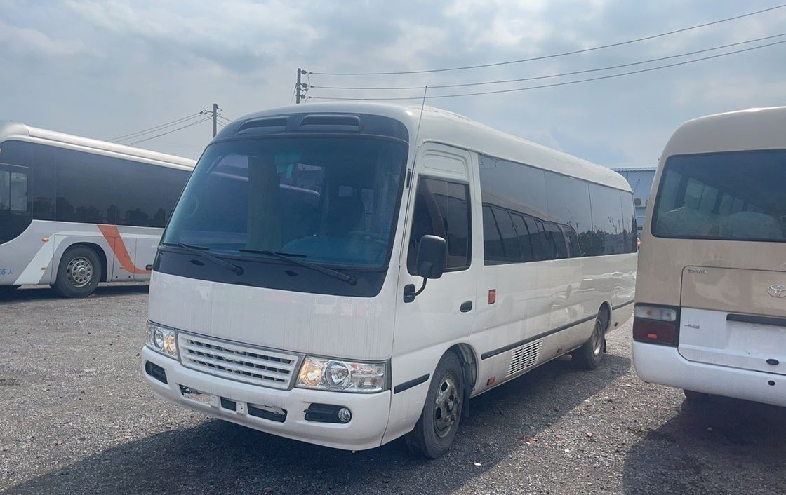 Em boas condições, autocarro Toyota usado de 30 lugares com peso médio de 5900 kg e emissões EURO 3