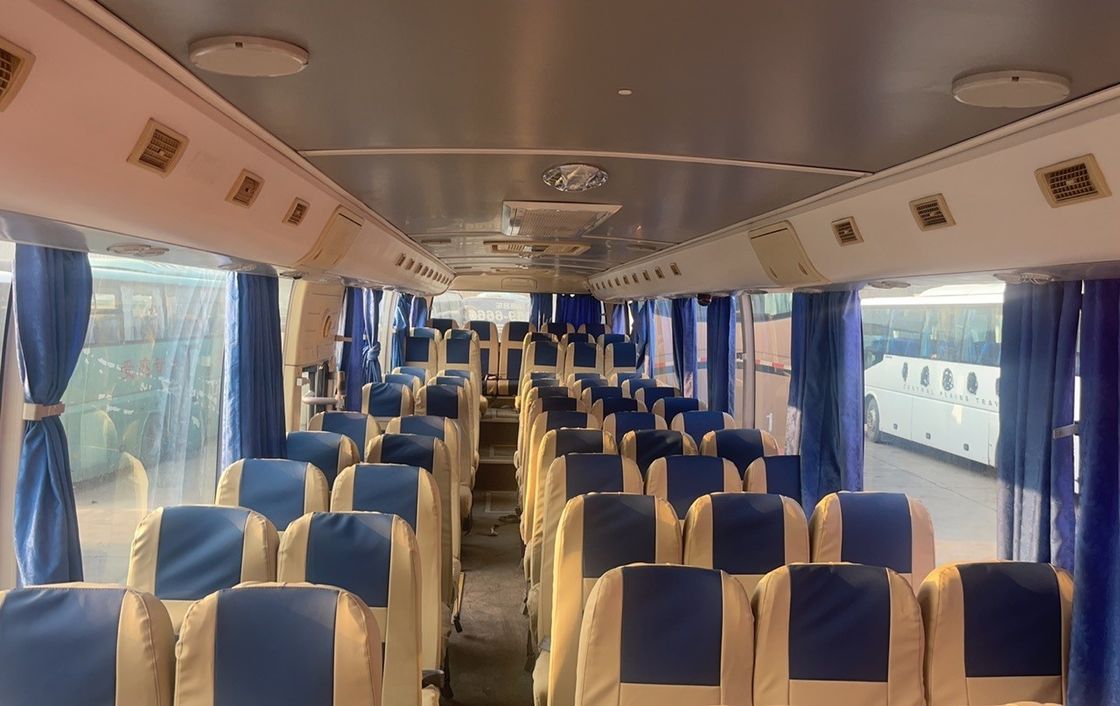 62 assentos Luxury Coach Bus em África Altamente reformado com AC e transmissão manual