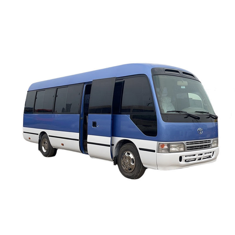 Autobus Toyota Coaster de 30 lugares com emissões Euro 3 e transmissão manual