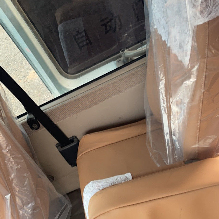 Autocarro Toyota Coaster de 30 lugares com motor diesel e norma de emissões Euro 3 em boas condições