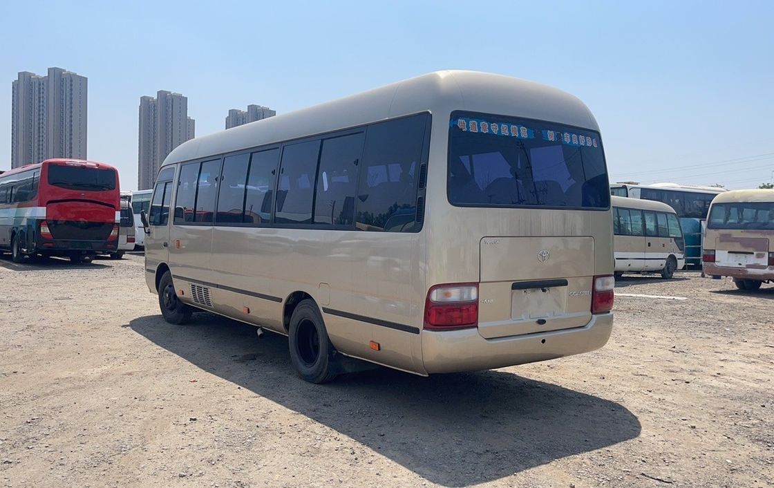 Toyota Coaster 19-29 assentos com janelas e portas deslizantes
