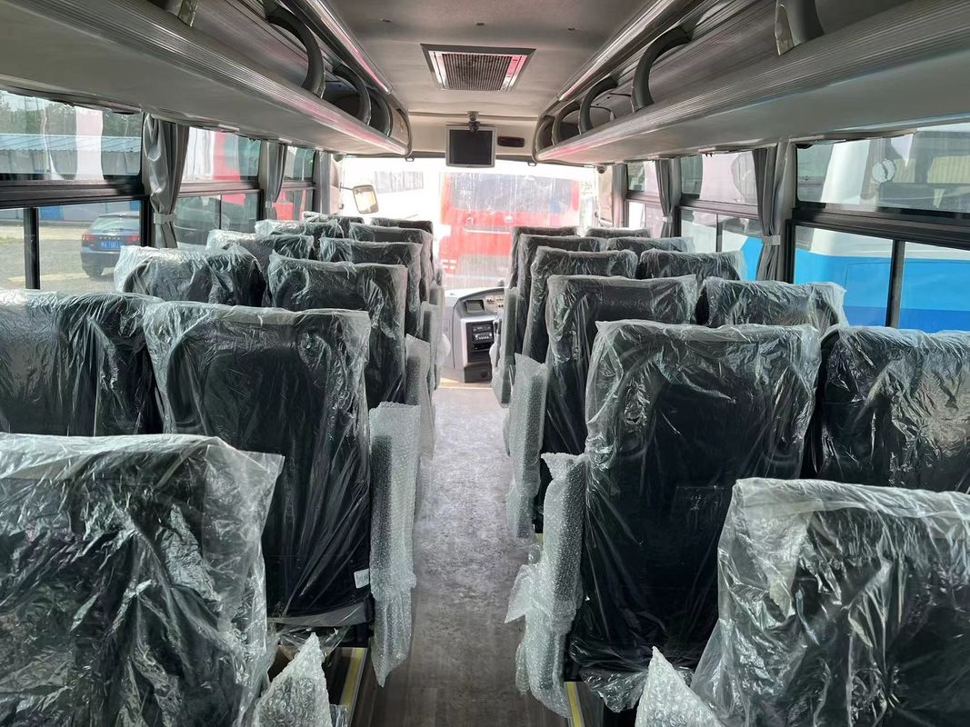 9.726L Capacidade do motor Usado RHD 33 Assentos Touring Coach Bus para viagens em grupo