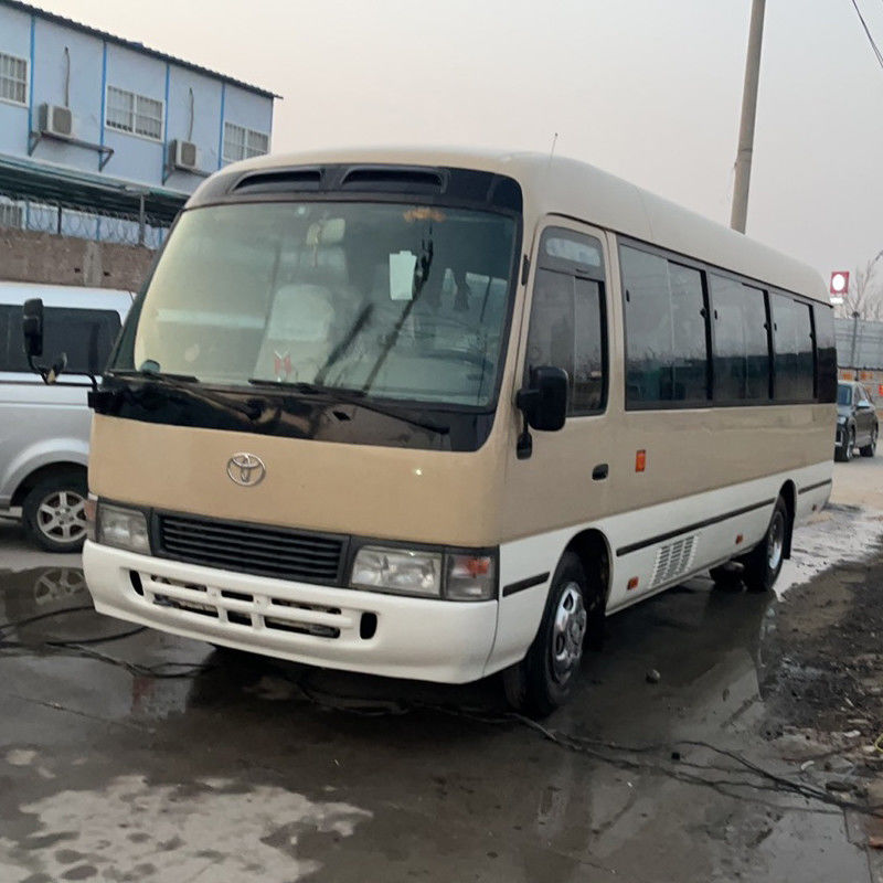 Espaçoso e confortável 30 lugares Toyota Coaster ônibus Em boas condições LHD Diesel usado